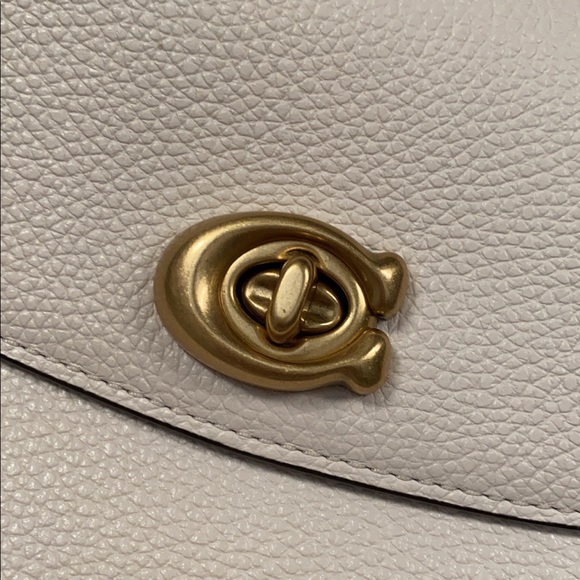 Coach Cassie 19 - Picture 5 of 14